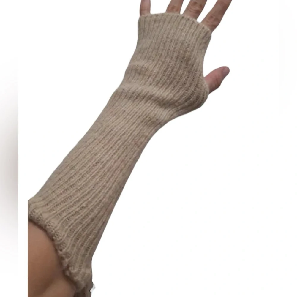 ZARA Cozy Light Brown Ribbed Knit Fingerless Gloves Women’s Size NEW WITHOUT TAG